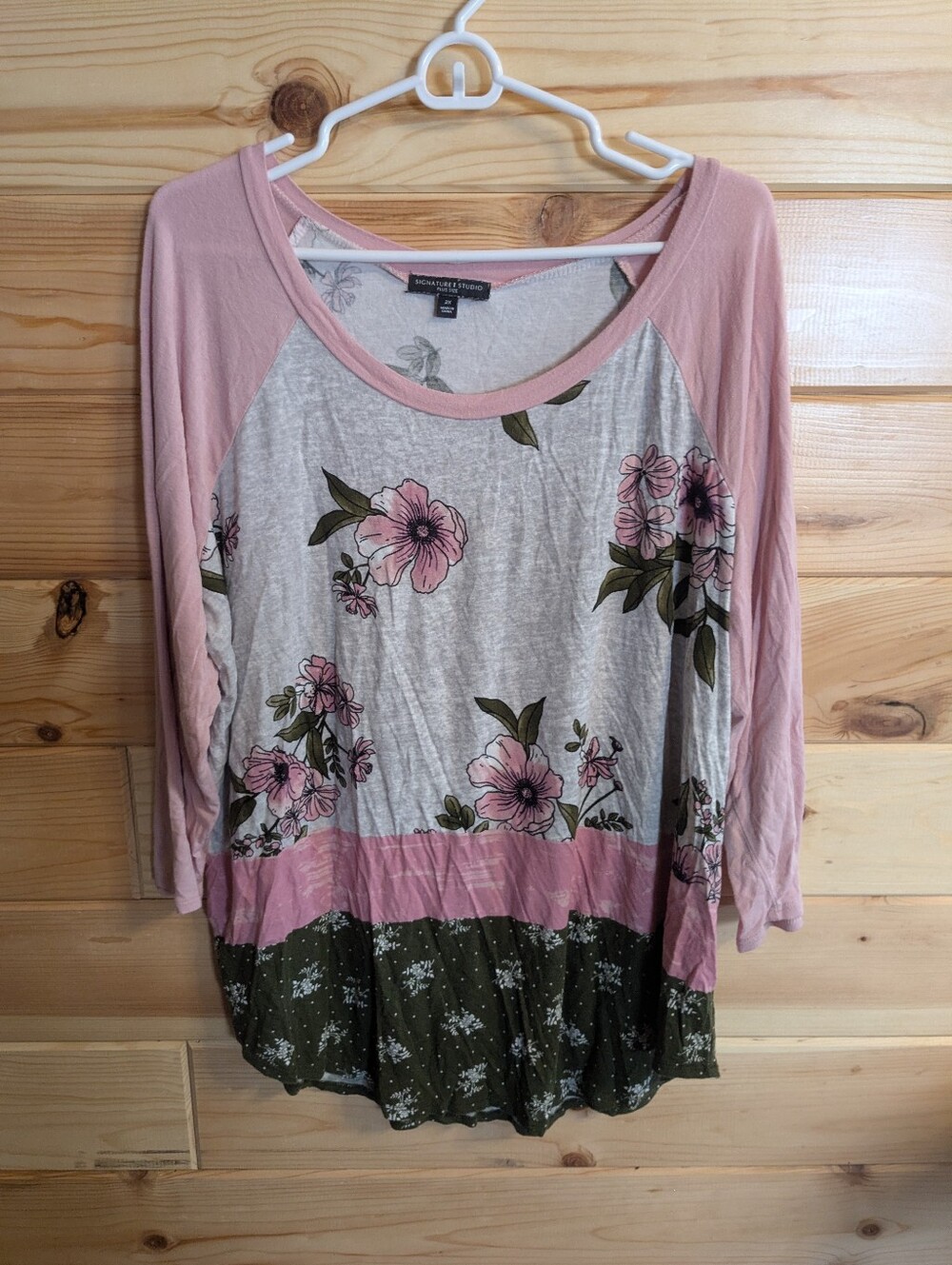 Signature Studio Plus Size 2X Pink Multicolor Floral Top Blouse Long sleeve Shir